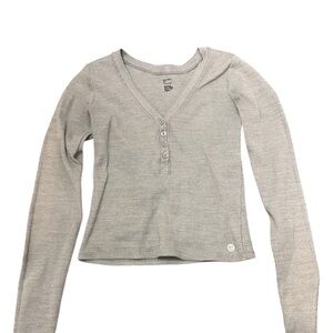 Gilly Hicks Ribbed Knit Top in Light Gray